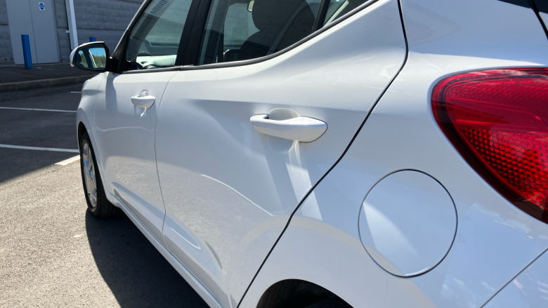 Hyundai i10 1.0 MPi SE Connect 5dr Petrol Hatchback